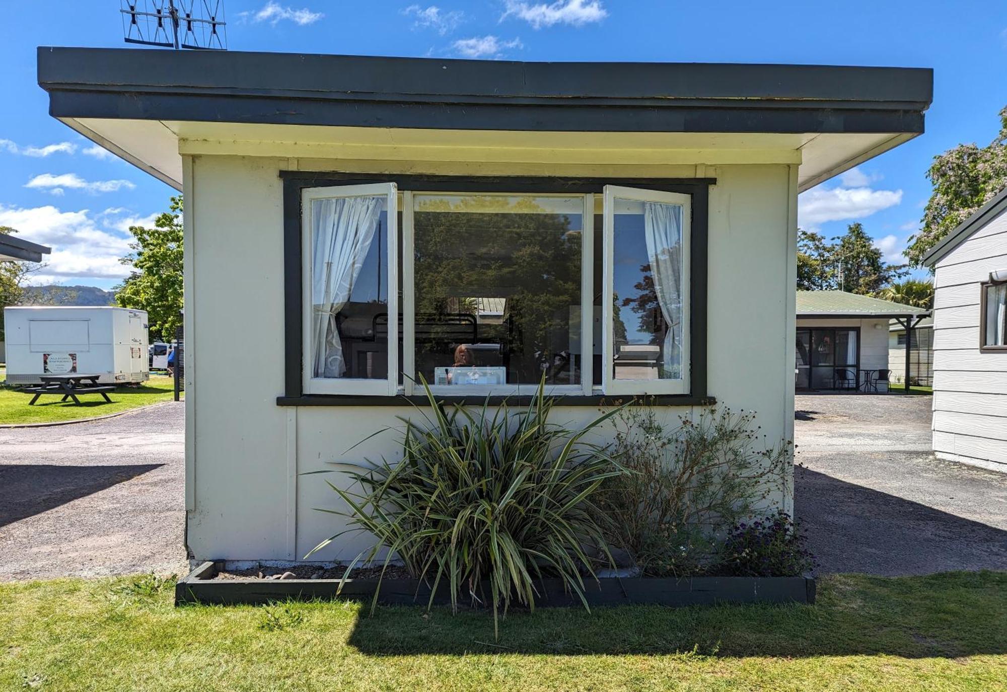 Holdens Bay Holiday Park Роторуа Экстерьер фото