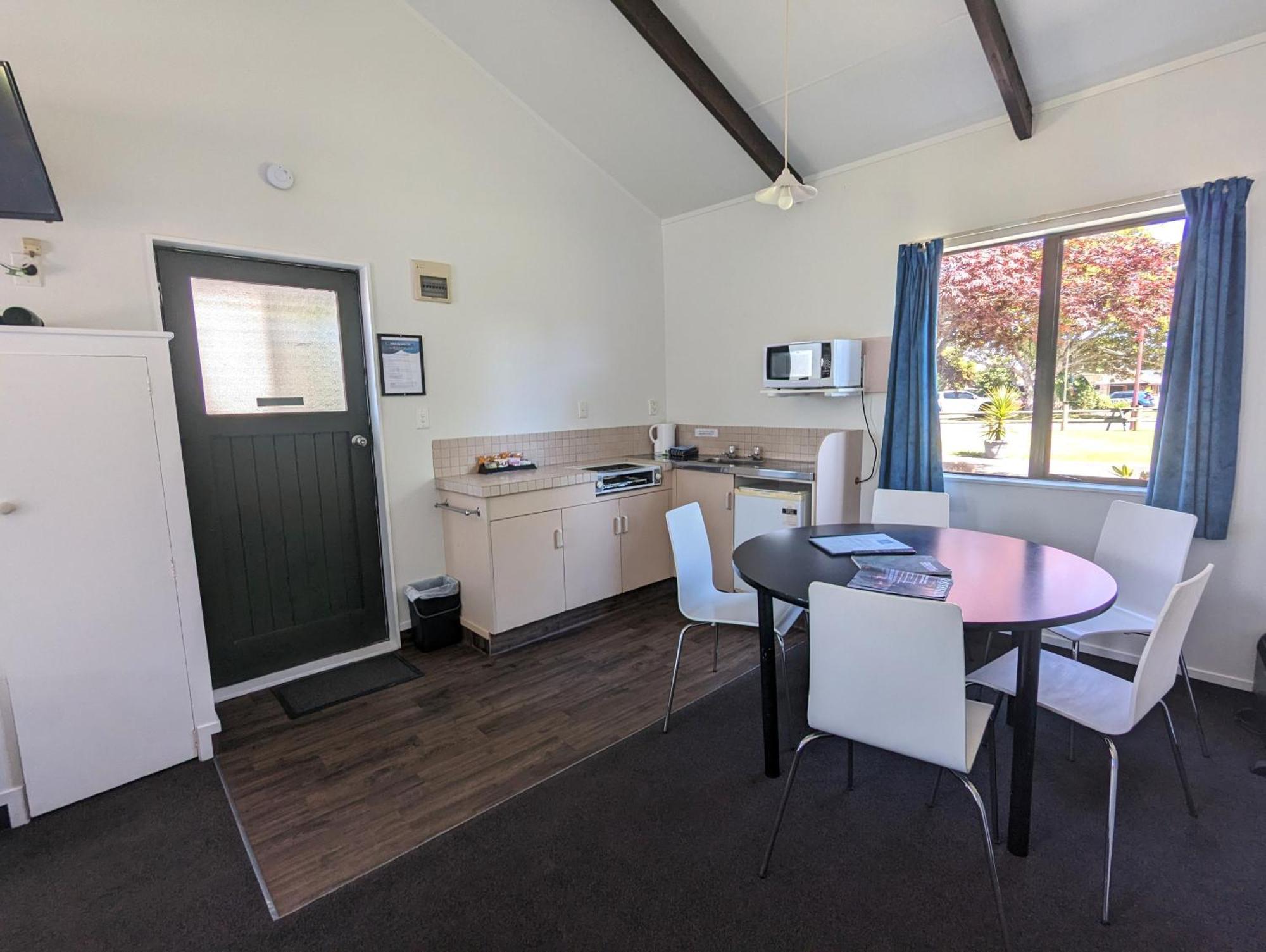Holdens Bay Holiday Park Роторуа Экстерьер фото